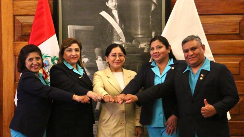 Representantes del Colegio de Enfermeras del Perú mantienen una entrevista con la Ministra de Salud para abordar temas de interés de la Profesión