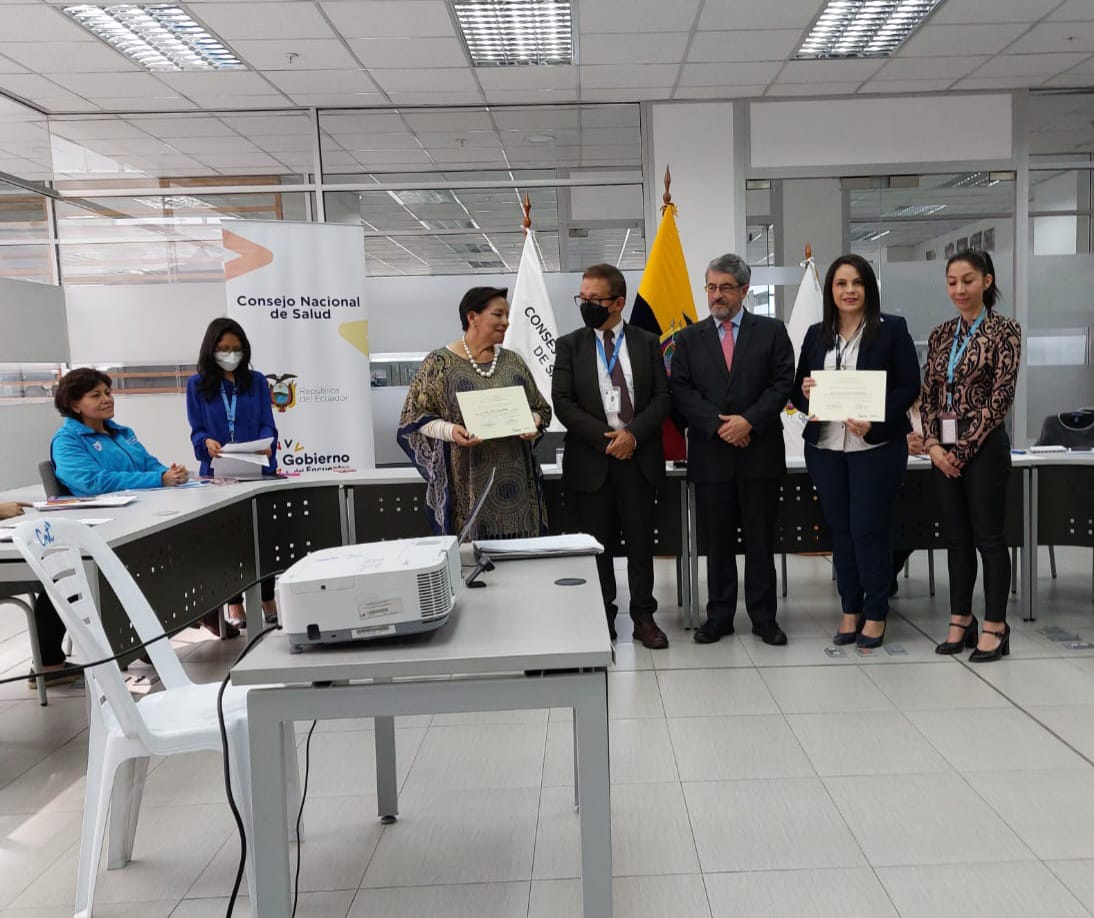 La Federación Ecuatoriana de Enfermería FEDE participa en importante reunión con representantes del Gobierno